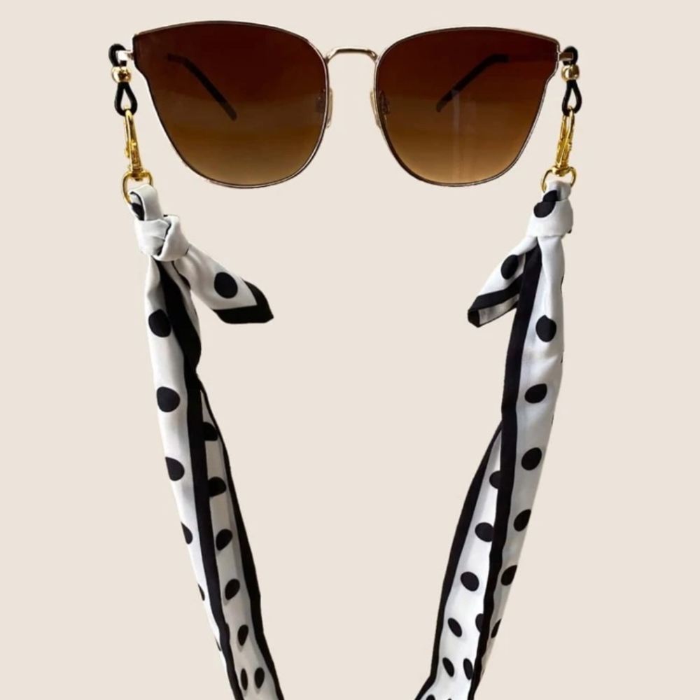 Polka Dot Eyewear/Mask Fabric Chain